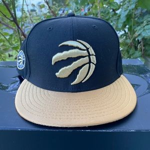 Men’s New Era Toronto Raptors Snap Back Black & Gold